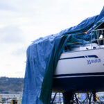 Båtpresenning Blue cover miljöbild segelbåt PolyRopes